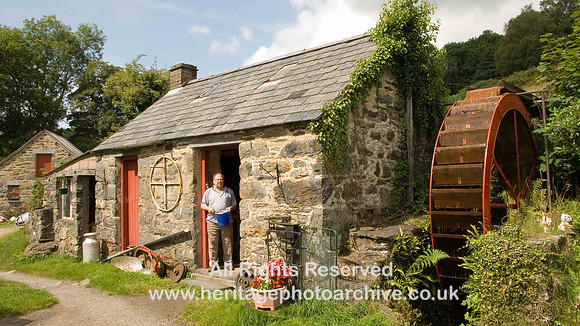 HRS 7 Snowdonia farm