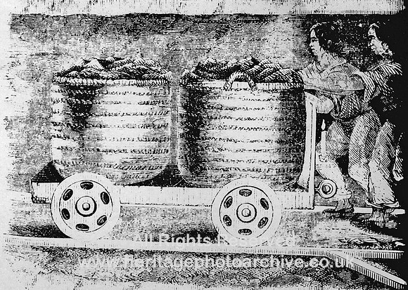 HRS 1439 Coal Two women pushing waggon
