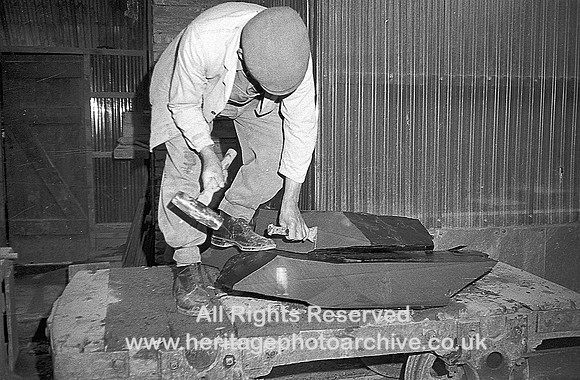 HRS 5202 Llechwedd Slate Quarry, Splitting block of slate  c1970