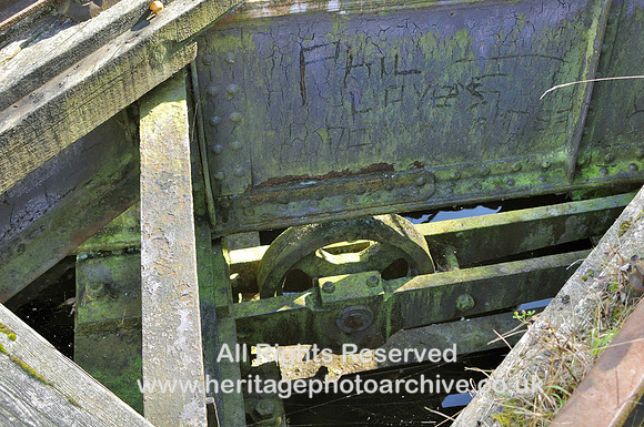 HRS 1172 Ulverston Ship Canal, Railway Sliding Bridge, Roller-wheel detail