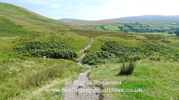 HRS 7540 Cautley moraines dissected by stream looking SSE