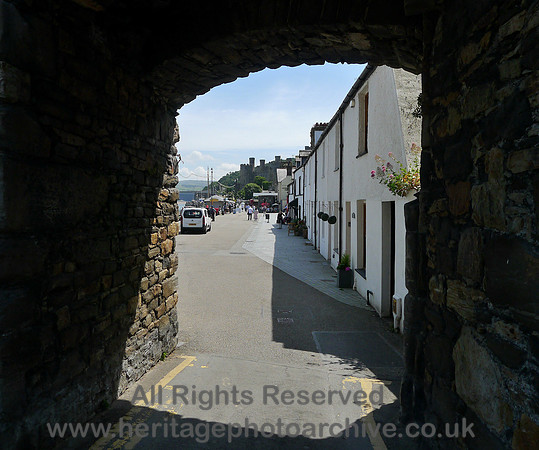 HRS 11138 Conwy, Quay through north arch 2022