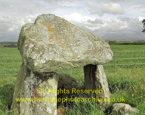 HRS 368 Bodowyr, Neolithic burial chamber