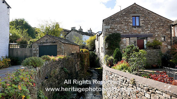 HRS 8560 Dent, Village stream L7700401