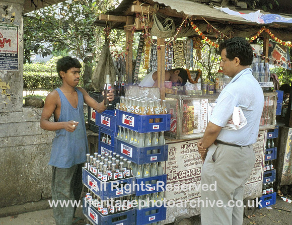 HRS 924 India, Calcutta, Drink trader 1995